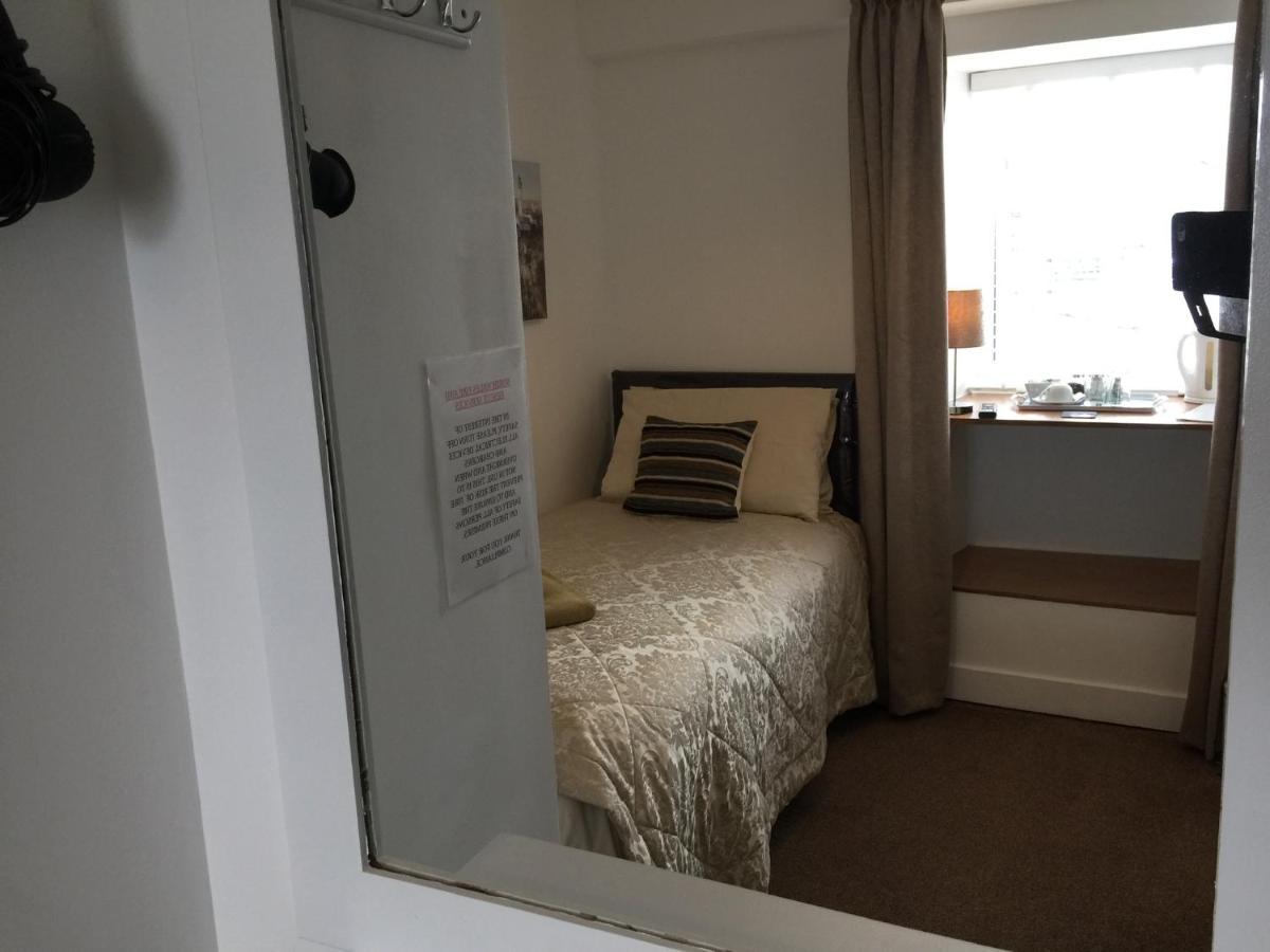 Hotel The Haven à Holyhead Extérieur photo