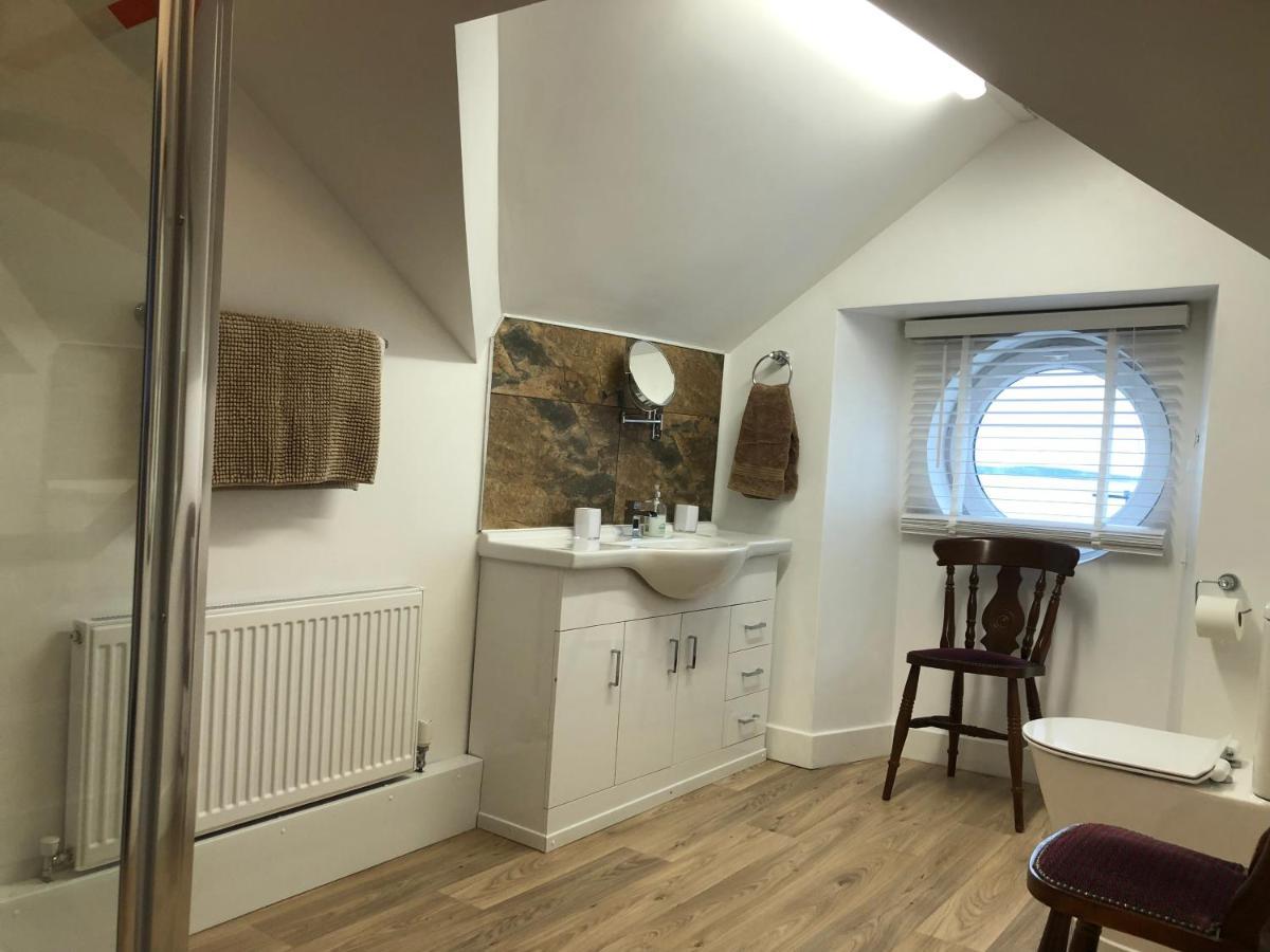 Hotel The Haven à Holyhead Extérieur photo