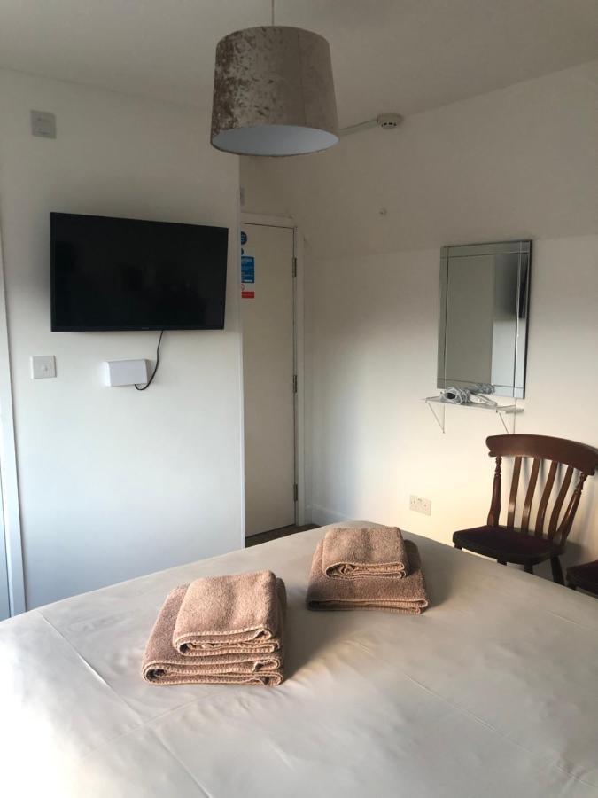 Hotel The Haven à Holyhead Extérieur photo