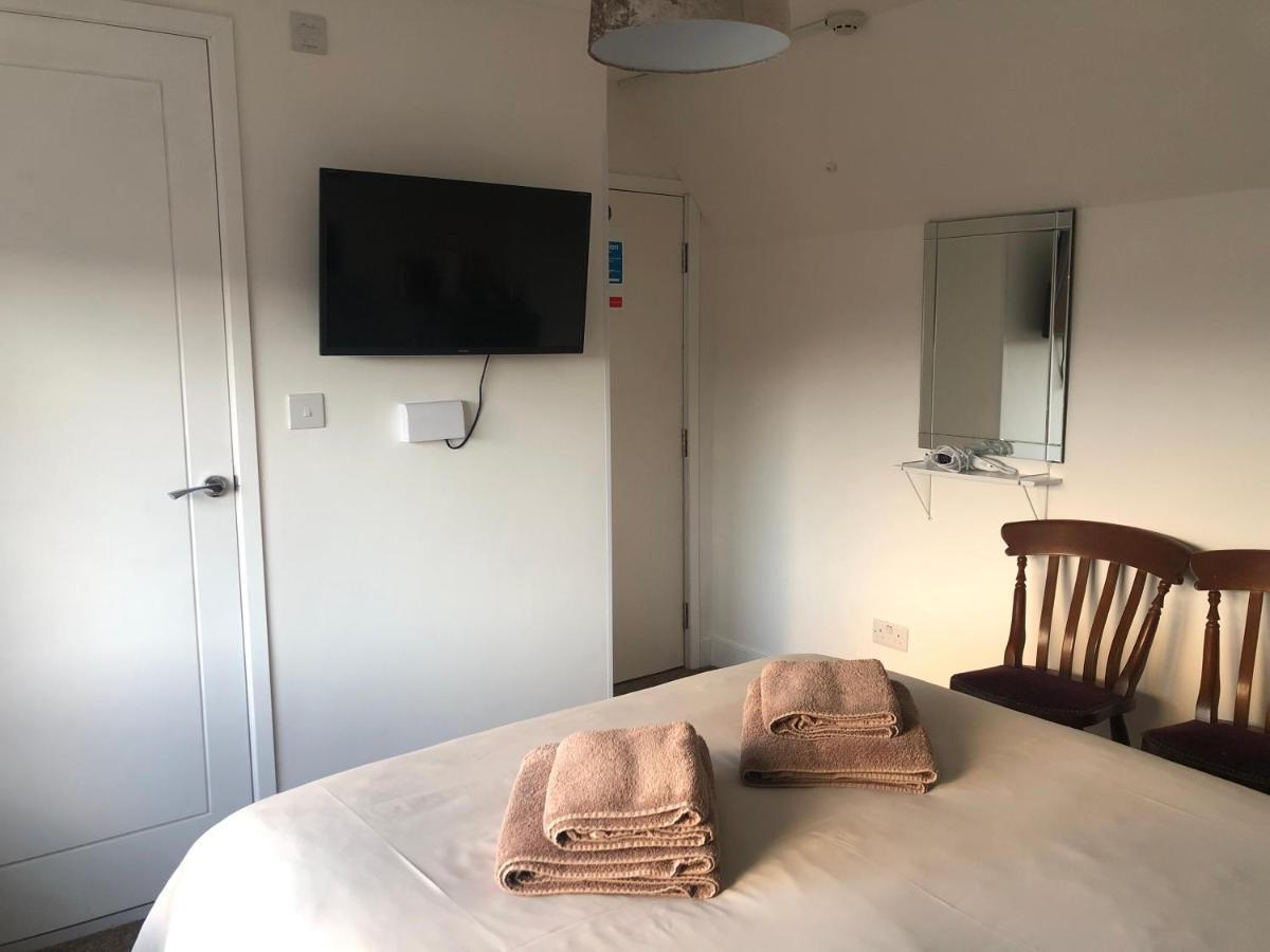 Hotel The Haven à Holyhead Extérieur photo