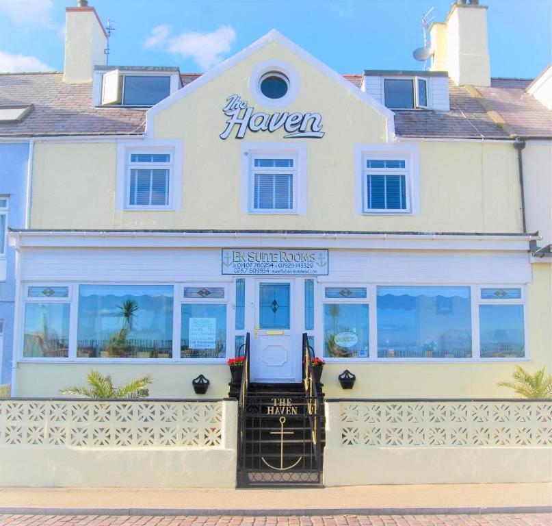 Hotel The Haven à Holyhead Extérieur photo
