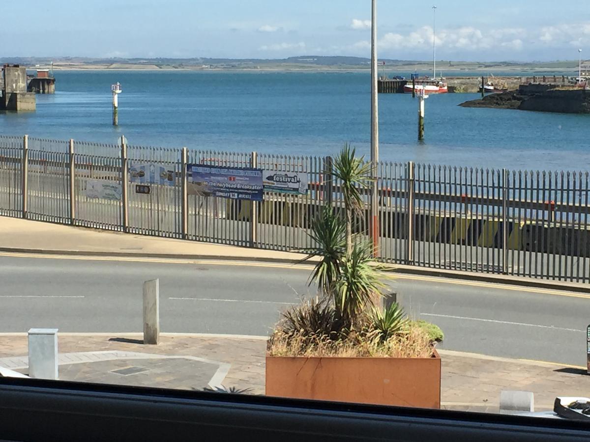 Hotel The Haven à Holyhead Extérieur photo