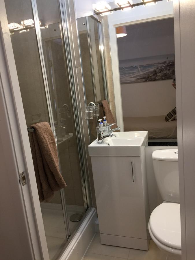 Hotel The Haven à Holyhead Extérieur photo