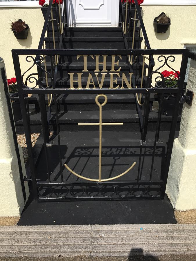 Hotel The Haven à Holyhead Extérieur photo
