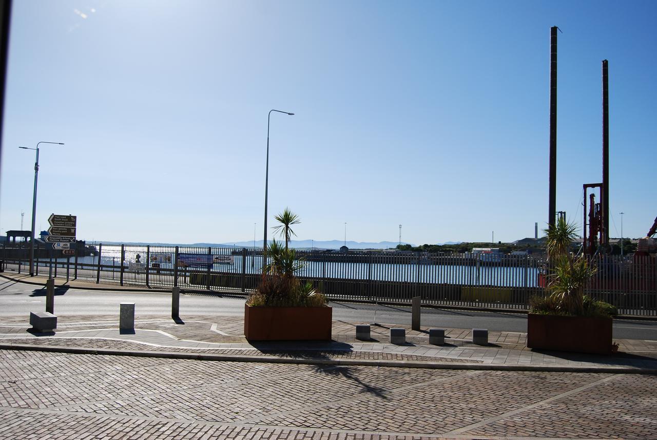 Hotel The Haven à Holyhead Extérieur photo