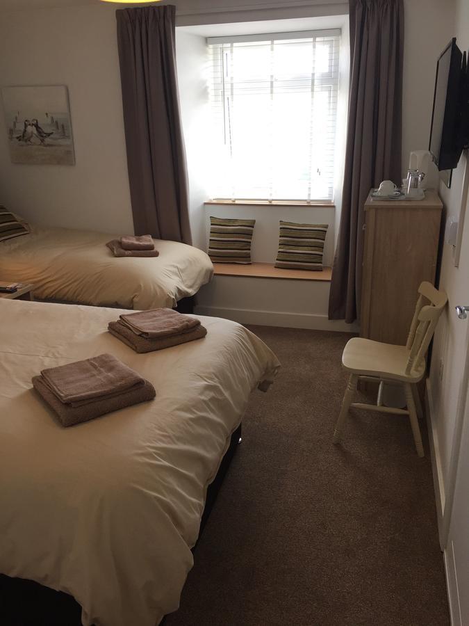 Hotel The Haven à Holyhead Extérieur photo