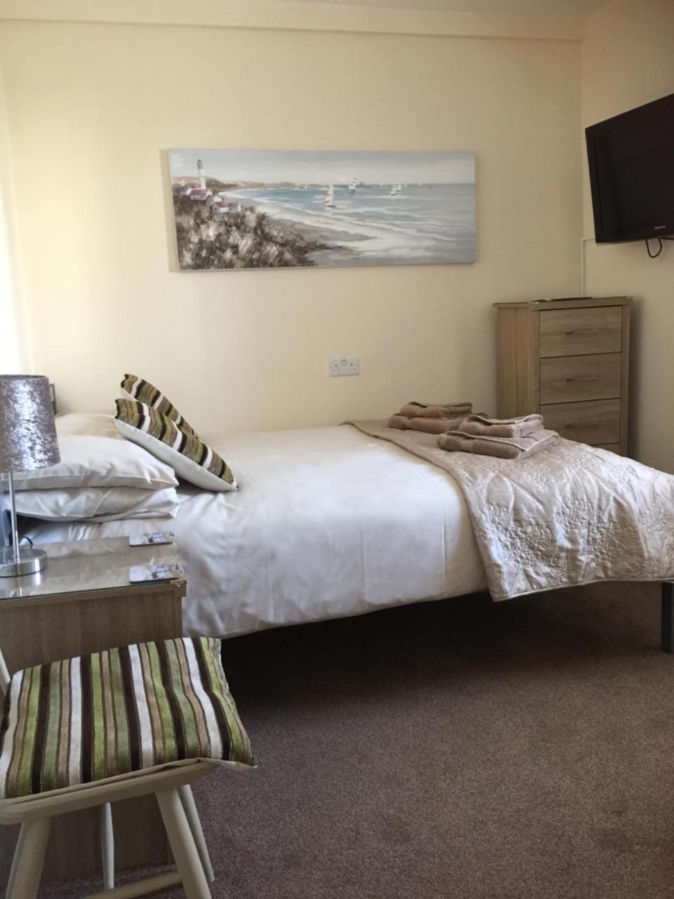 Hotel The Haven à Holyhead Extérieur photo